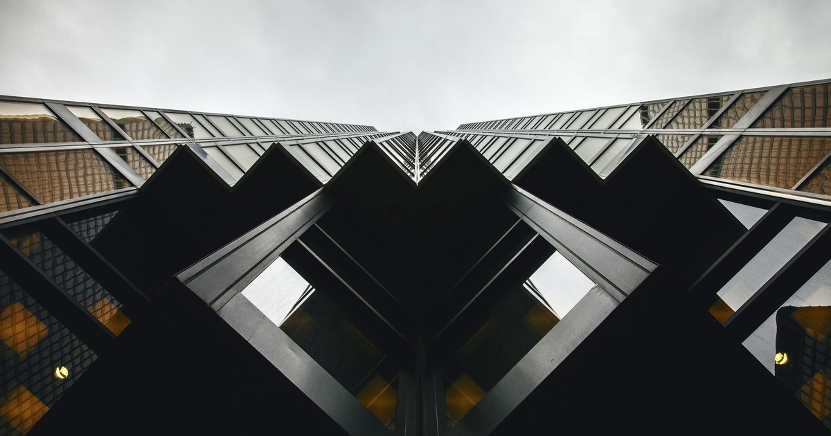 Reverse Iron Condor: How to Trade a Big-Move Setup With Defined Risk