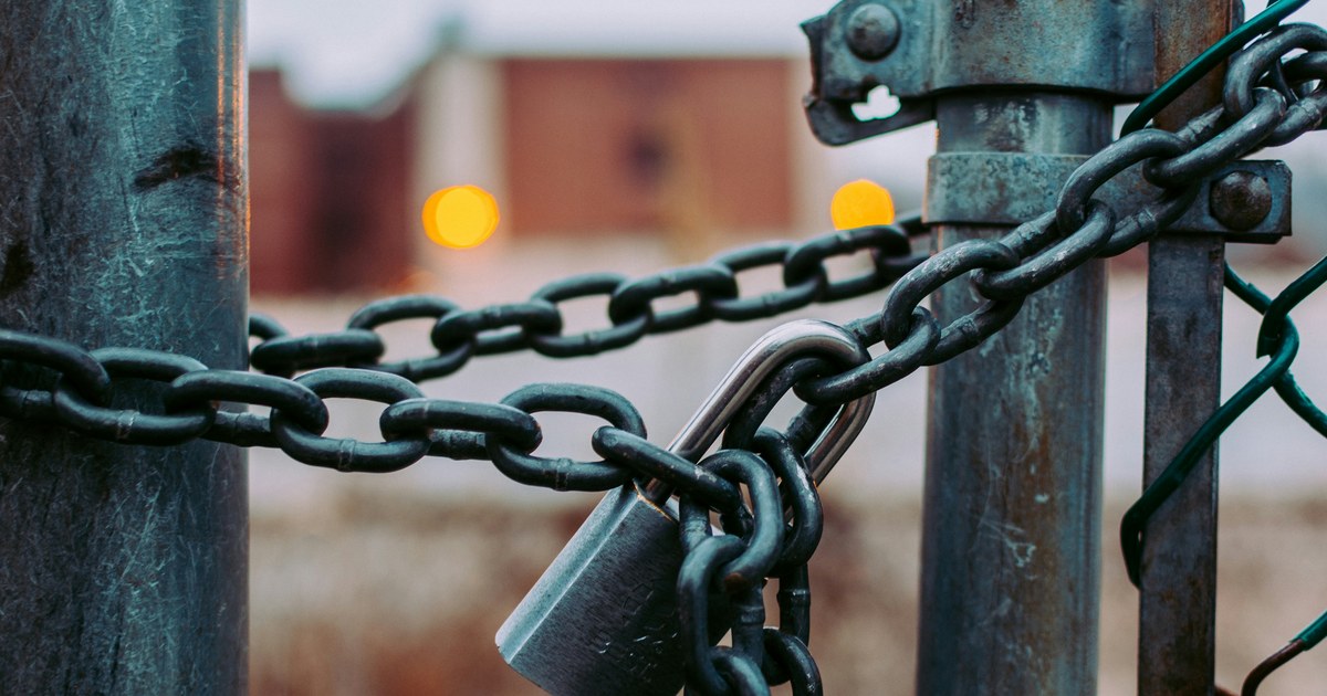 Cash-Secured Put vs. Naked Put: Account Types, Margin Math, and Assignment Risk